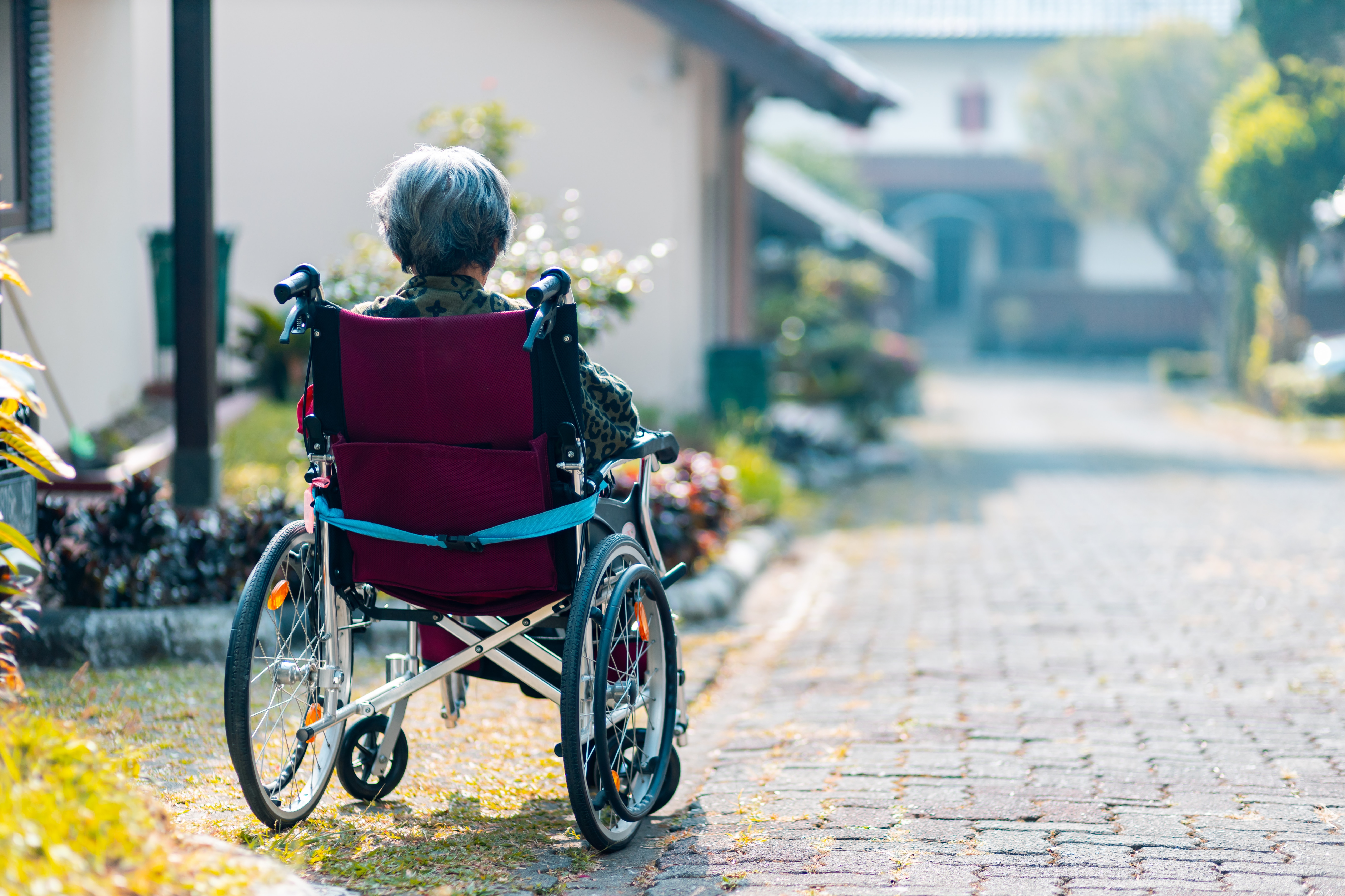 You are currently viewing When Should I Start Looking into Long-Term Care?